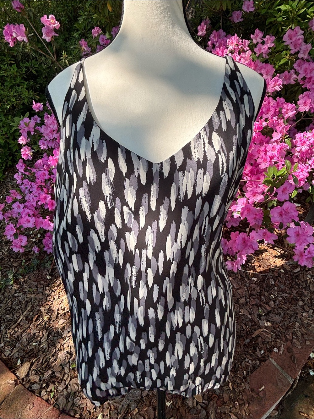 Banana Republic Lined Machine Wash Size L. Adjustable Straps.